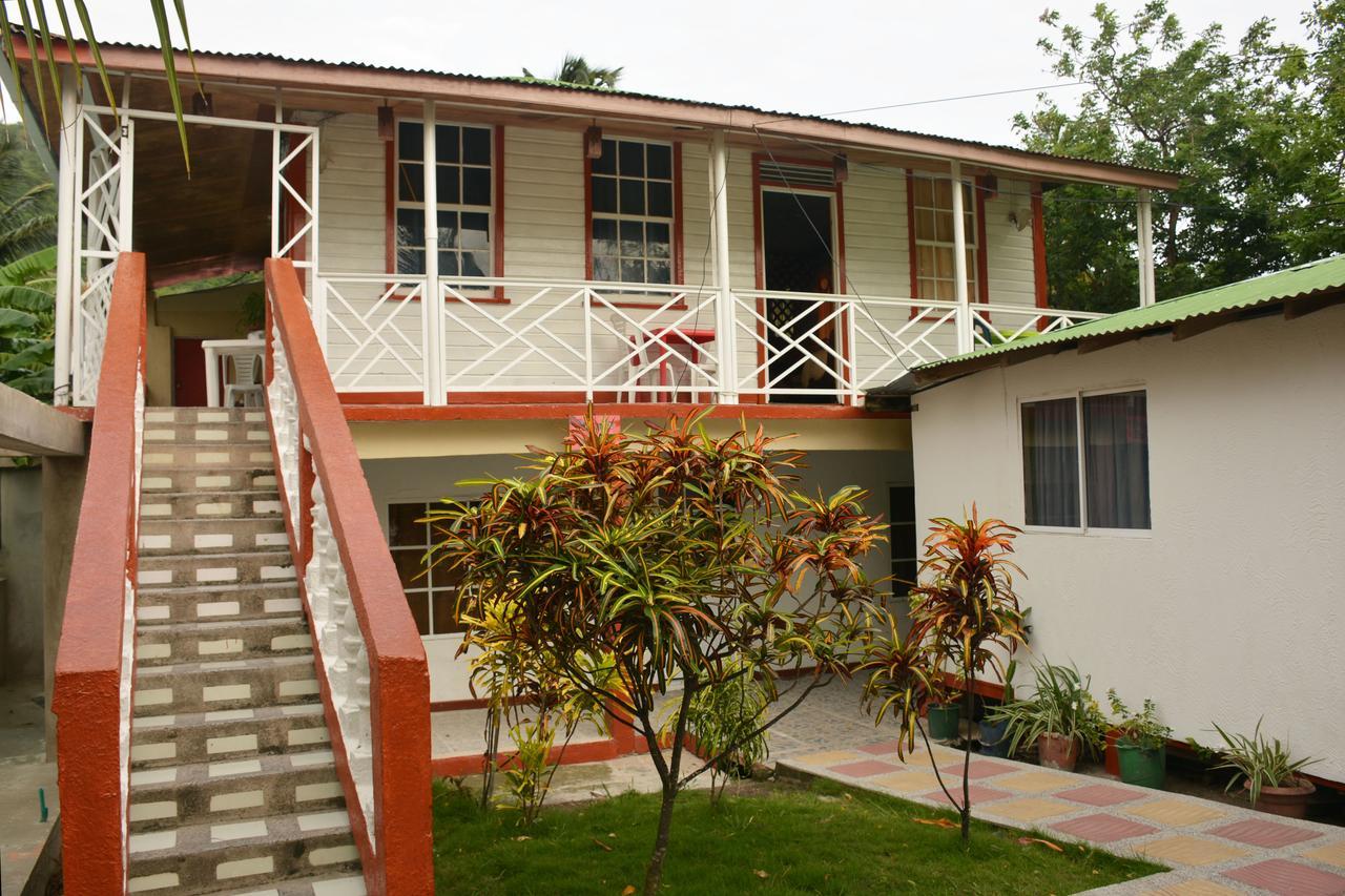 Hotel Posada Valerie Archibolds Exterior foto
